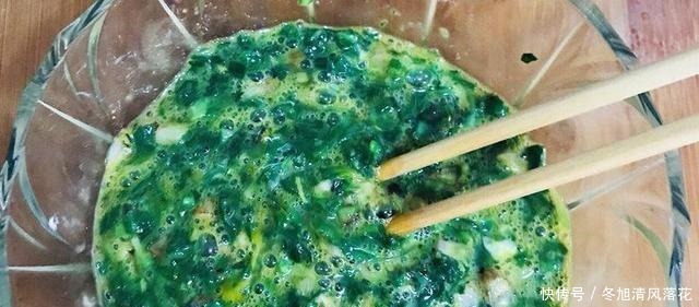 蒲公英炒鸡蛋,很多人都做错了,多加2步,鸡蛋滑嫩,蒲公英不苦!