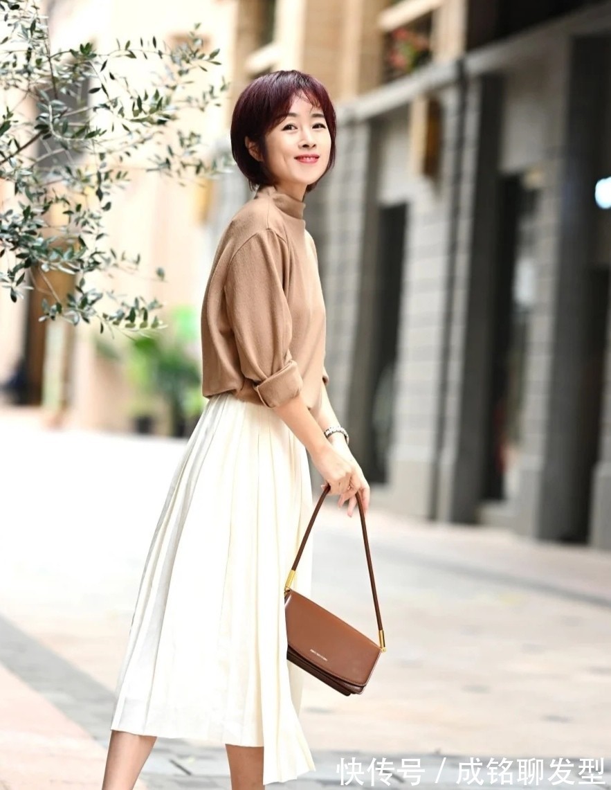 裤装|50+穿搭博主圈粉无数,穿衣搭配超好看,时尚果然与年纪长相无关