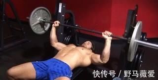 卧推|不要把卧推练歪了这样练卧推才能把胸肌真正练大