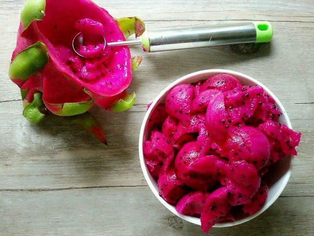 常吃红心火龙果好处多,但营养师提醒1类人一口都别多吃