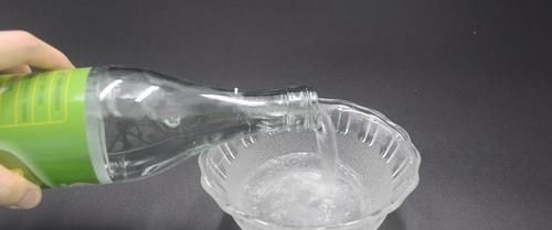 不管电风扇多脏,教你不用拆下清洗,几分钟变得干净无灰尘,实用