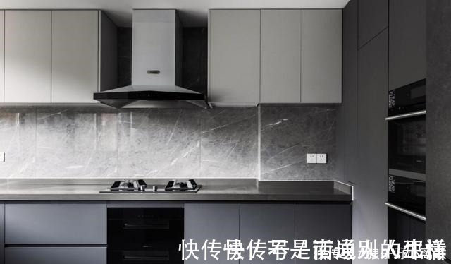 收纳|180㎡的大平层,她坚持多做柜子,入住后才知道有多实用!