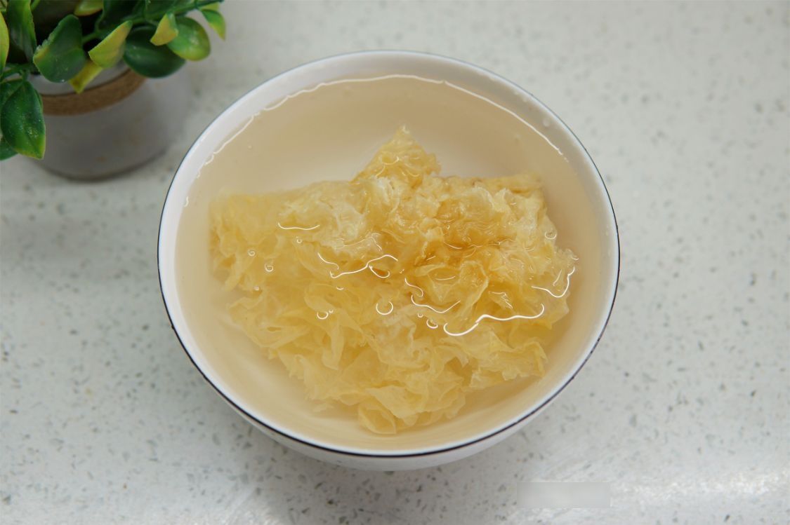 大冷天，要学会吃“烤梨”，传统民间智慧，暖身润燥适合冬天