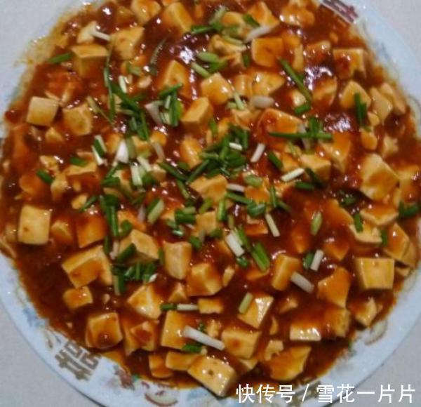 做麻婆豆腐时,豆腐老是容易碎,试试多加“这一步”