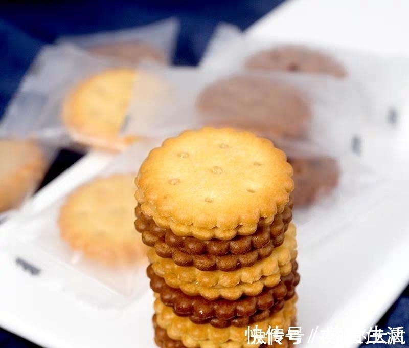 解馋|建议上班族：这四样零食一定要准备，好吃不贵还解馋，都抢着吃