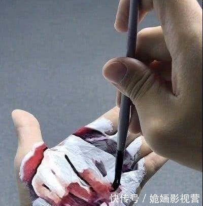 惊艳|小伙画赵丽颖,没想到打翻颜料,将错就错一个巴掌甩上去,真惊艳!