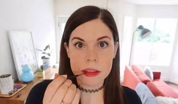 番茄酱|天啦这个妹子腻害了,用食物来化妆!效果竟然。。