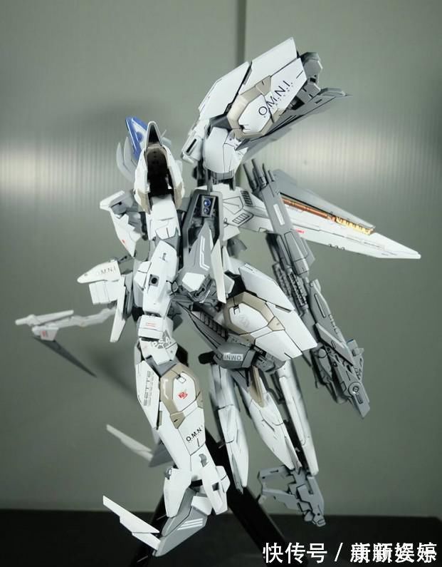 圣盾|模玩控:1:100比例可变形蜘蛛,白色圣盾高达模型