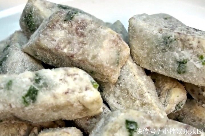 芋头的做法|芋头怎么做最好吃,试试此做法,简单3个步骤,又甜又脆,解馋