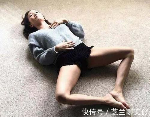 锻炼|腰上赘肉太多了坚持练习5个瑜伽动作，20天再现小蛮腰