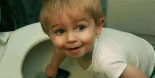 孩子|熊孩子将可乐倒进价值68万钢琴,老板索赔, 家长 他只是个孩子