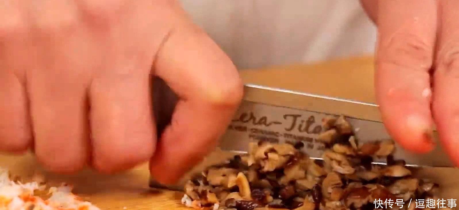 少许|它是煎饼又是‘‘止咳剂’’, 每天吃一点, 远离咳嗽多痰。