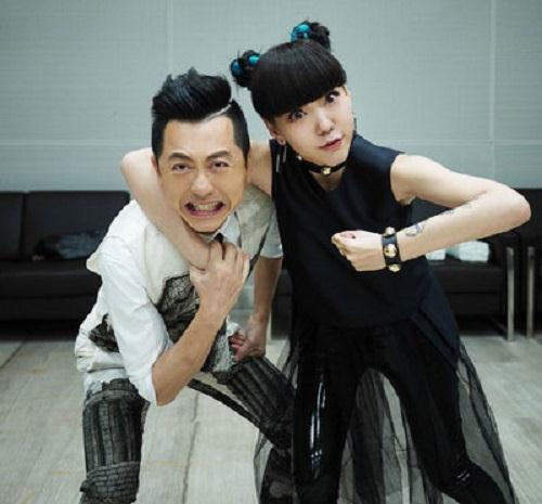 巔峰時(shí)刻|悲催“巨星”吳莫愁：從“1.3億出場(chǎng)費(fèi)”到消失不見，她經(jīng)歷了啥