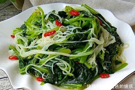 菠菜别炒着吃了,教你新做法,清爽解油腻,营养更健康