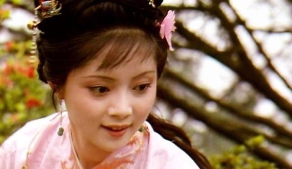 孙媳妇!红楼梦 贾母为何没把薛宝钗列为孙媳妇名单——莺儿一语道破