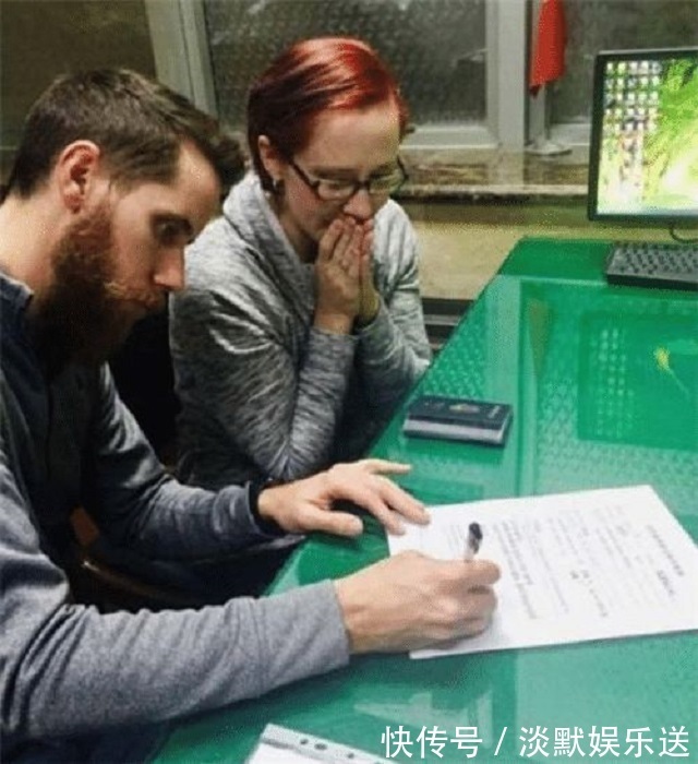 ose|中国“蓝眼睛”女孩,出生后被抛弃,被美国夫妇领养后,如今怎样