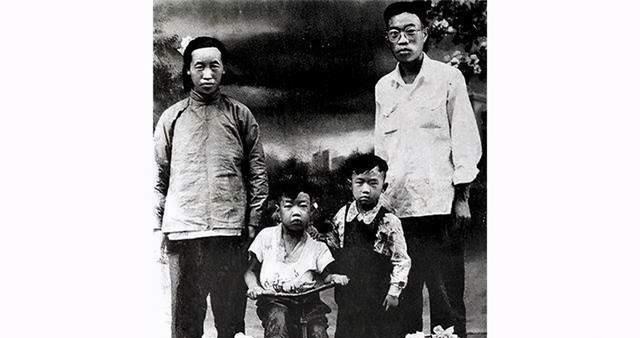 传统文化!贾平凹被父亲点醒后,下决心给父亲买好酒喝,结果临终未曾喝到