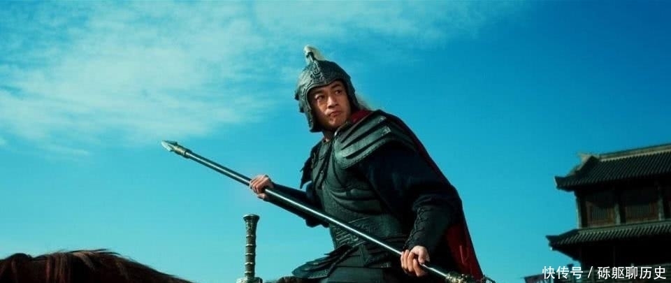 青龙|三国时期四大冷兵器:青龙偃月刀第3,方天画戟第4,第一不可思议