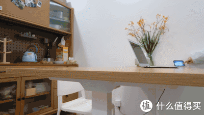 螺丝|家居改造：用电动升降桌打造我的居家办公小角落