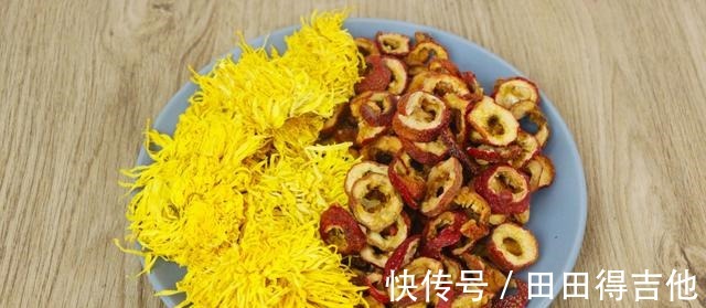 山楂加干菊花,真是太厉害了,奶奶用了50年的配方,做一罐喝半年!