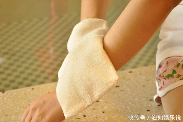 小红虾|夏天洗澡时,常犯一个“小错”,湿气会越来越重,4妙招有效祛湿