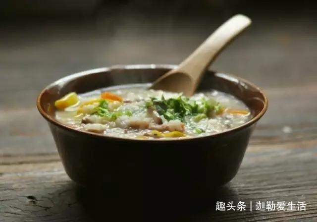 食养一方、脾胃虚弱不想吃东西来碗砂仁粥,温中健脾、行气开胃