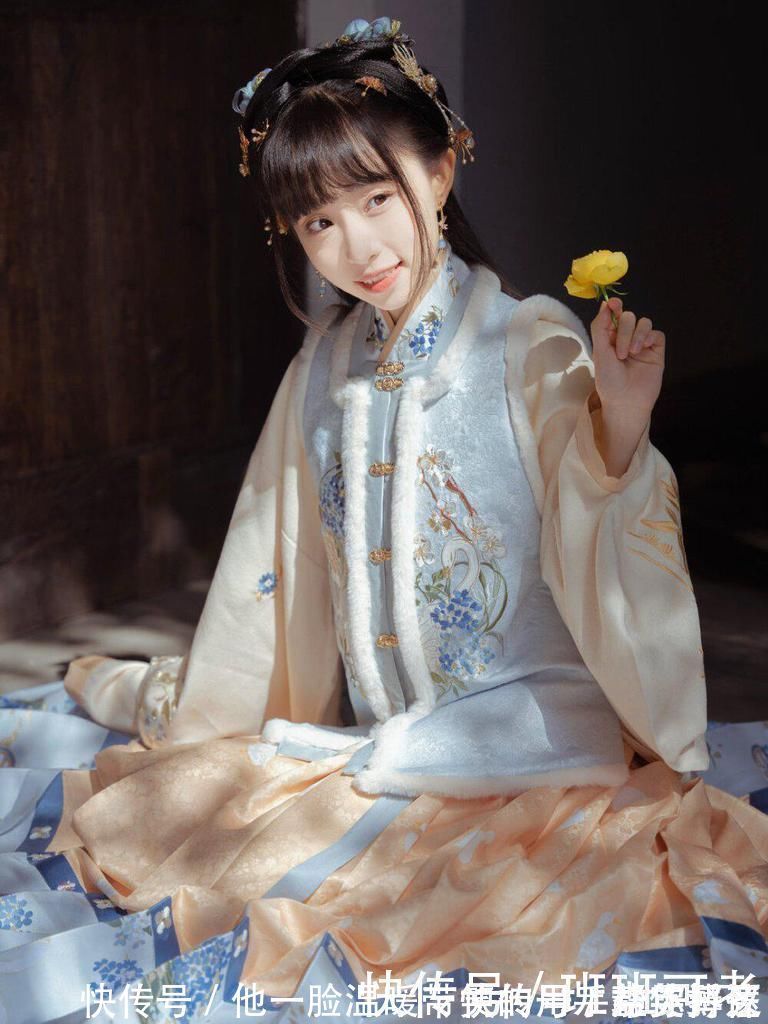 针用线!刚入坑的汉服爱好者,如何区分汉服的“山正”?看这几处就够了