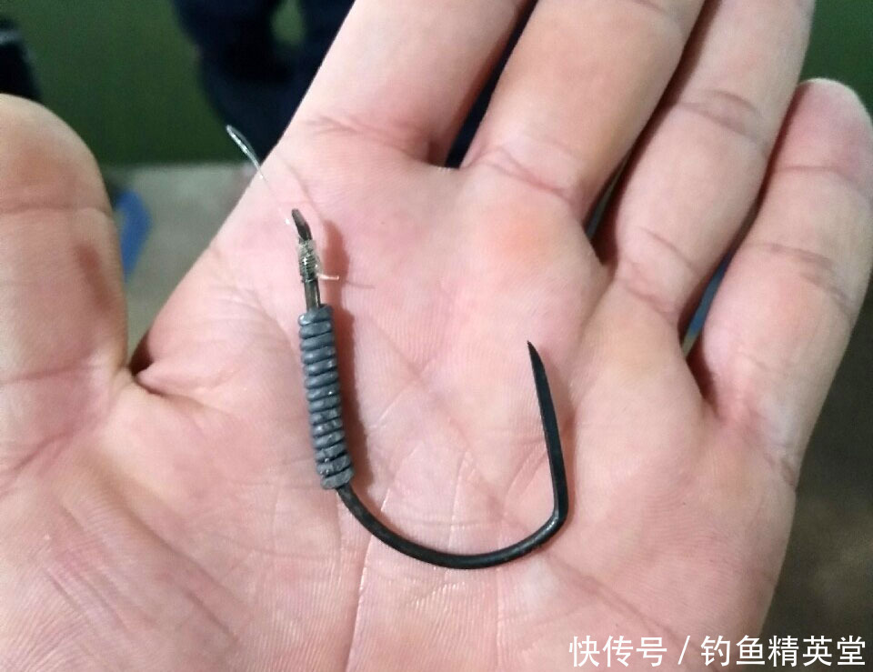 鱼竿|这种钓鱼方式在北方的冬天特别盛行,为什么被很多人不齿