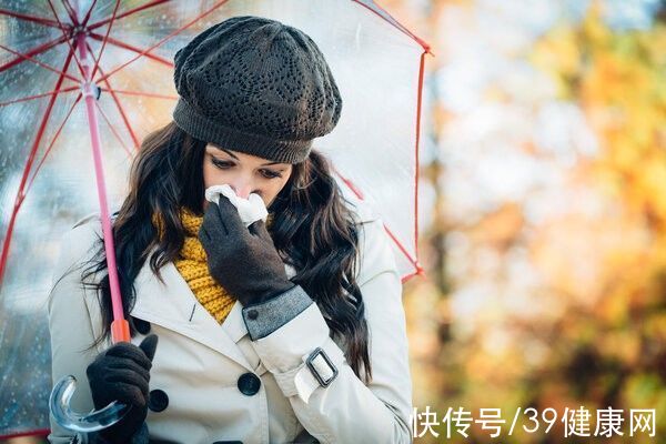 感冒药|一感冒就吃抗生素？注意：感冒千万别再乱吃这2 种药，无效还有害