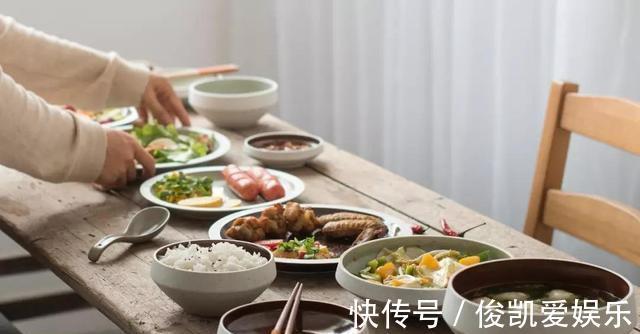 不吃早餐|吃早餐时，应该注意什么提醒这3种食物尽量少碰