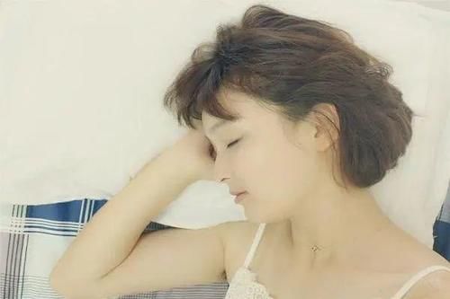 身体不适|50岁后，睡眠时间不再是8小时，最佳睡眠时间一起来看一下