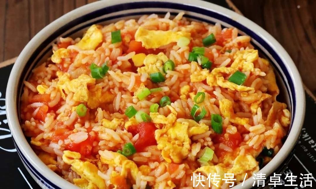 番茄炒鸡蛋|巨简单5分钟就搞定的西红柿鸡蛋饭，好吃到舔盘