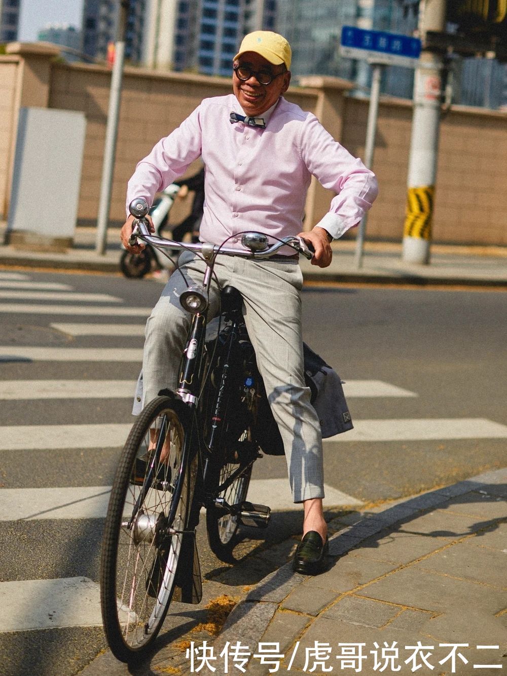街拍|上海老年人的夏日出街装，比年轻人还会穿，这才是真正的简约时髦