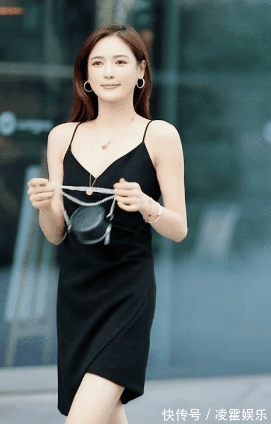 吊带 美女穿着吊带睡衣就上街,惊醒了谁的“盛夏光年”