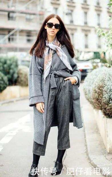 今冬|碎花搭配已经过时了,今冬流行“纯色风”!高级大气,看着就舒适