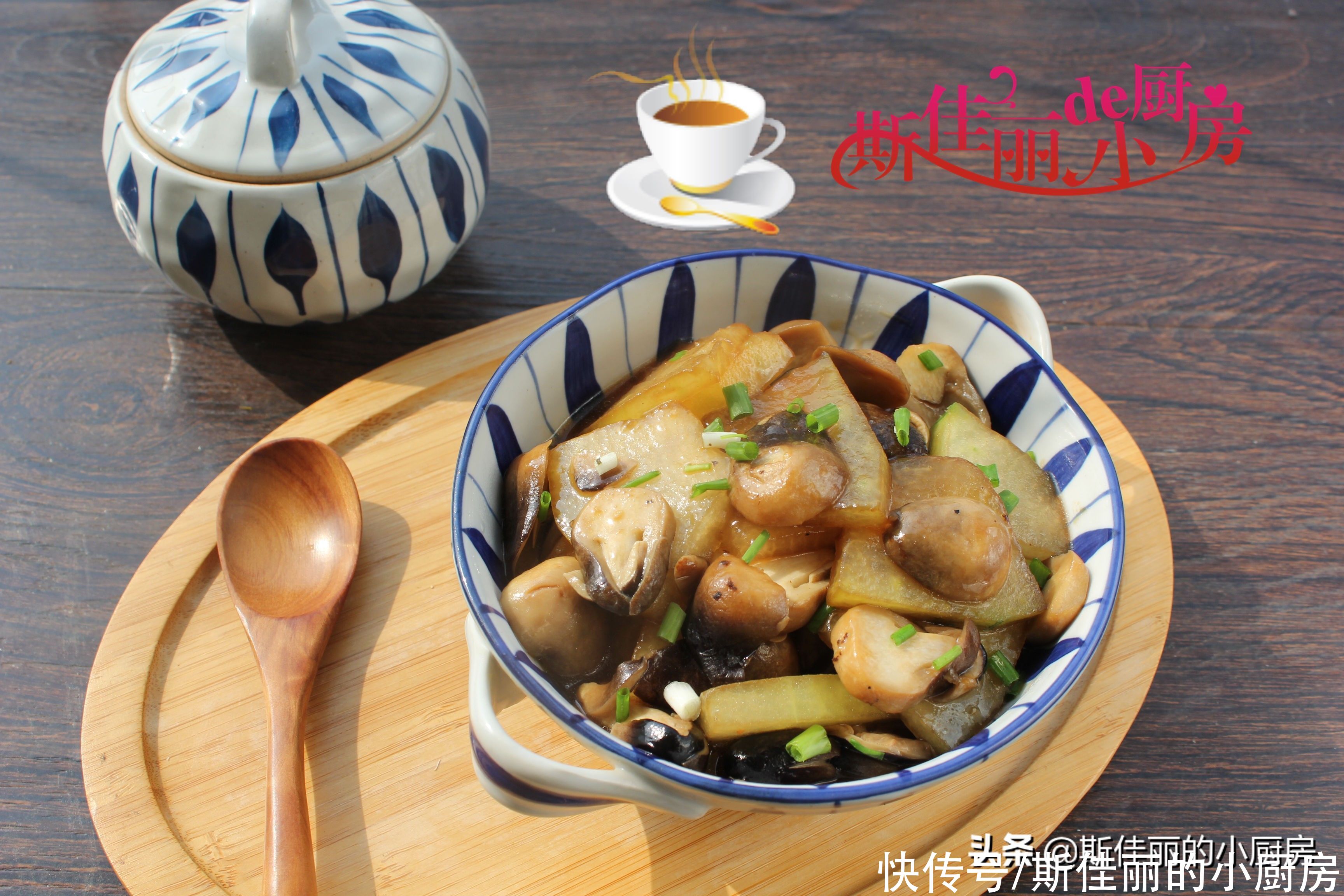 儿子|孩子暑假在家，娘俩人午餐，简单营养又美味，花钱不多儿子吃得香
