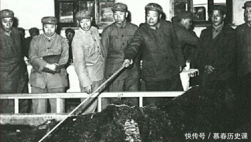 陈锡联|毛主席去世前，为何没把军权交给叶帅，而交给陈锡联？