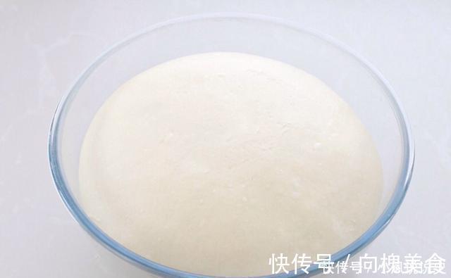 做面包用中种法,出膜快细腻拉丝,既当早餐又是零食,出炉遭哄抢