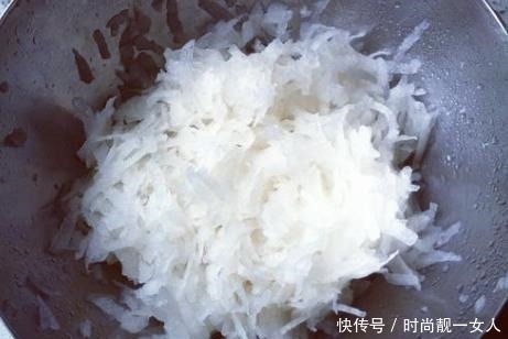 鲜嫩|秋天,韭菜茴香靠边站,2块钱一斤的蔬菜,入馅包饺子鲜嫩多汁