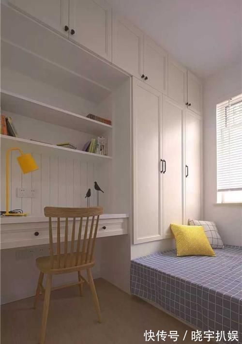 床头|卧室别再靠床头装书桌了,换个位置省空间又美观,早知我也这么装