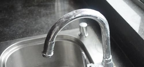 赶紧把卫生纸包水龙头上, 很多人还不知道, 学会快告诉家里人