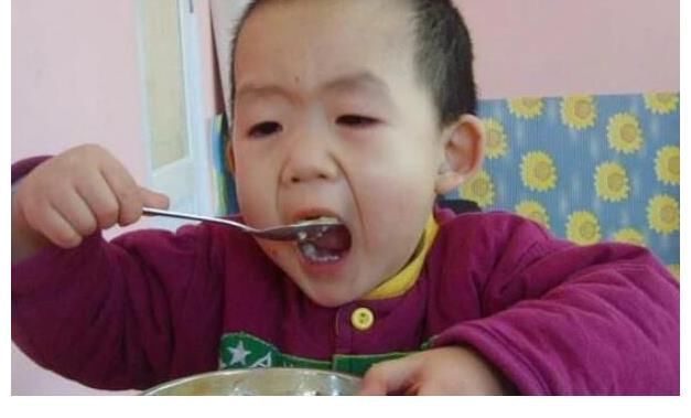 昊昊|3种饭“偷”了孩子身高,父母还坚持喂娃吃,医生:别无知下去了