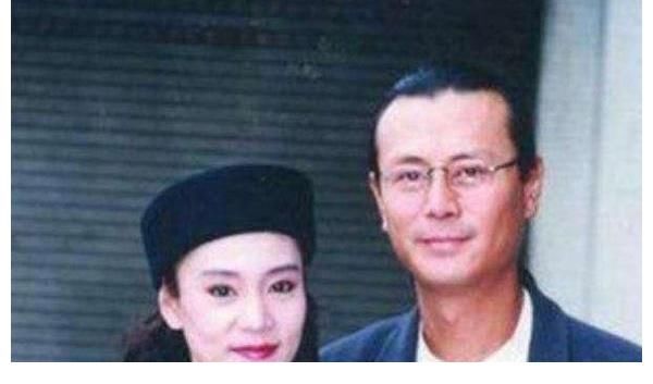 劉雪華|62歲瓊瑤女郎劉雪華參加節(jié)目，自曝獨(dú)居10年，擔(dān)心摔倒沒人知道