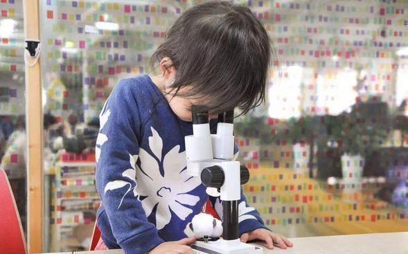 学霸|调查表明有这4个特征的孩子,都是潜在“学霸”,父母别忽视