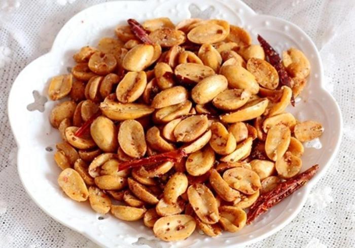 下酒的酒鬼花生,简单!只要掌握如此技巧,又香又酥还炸不糊