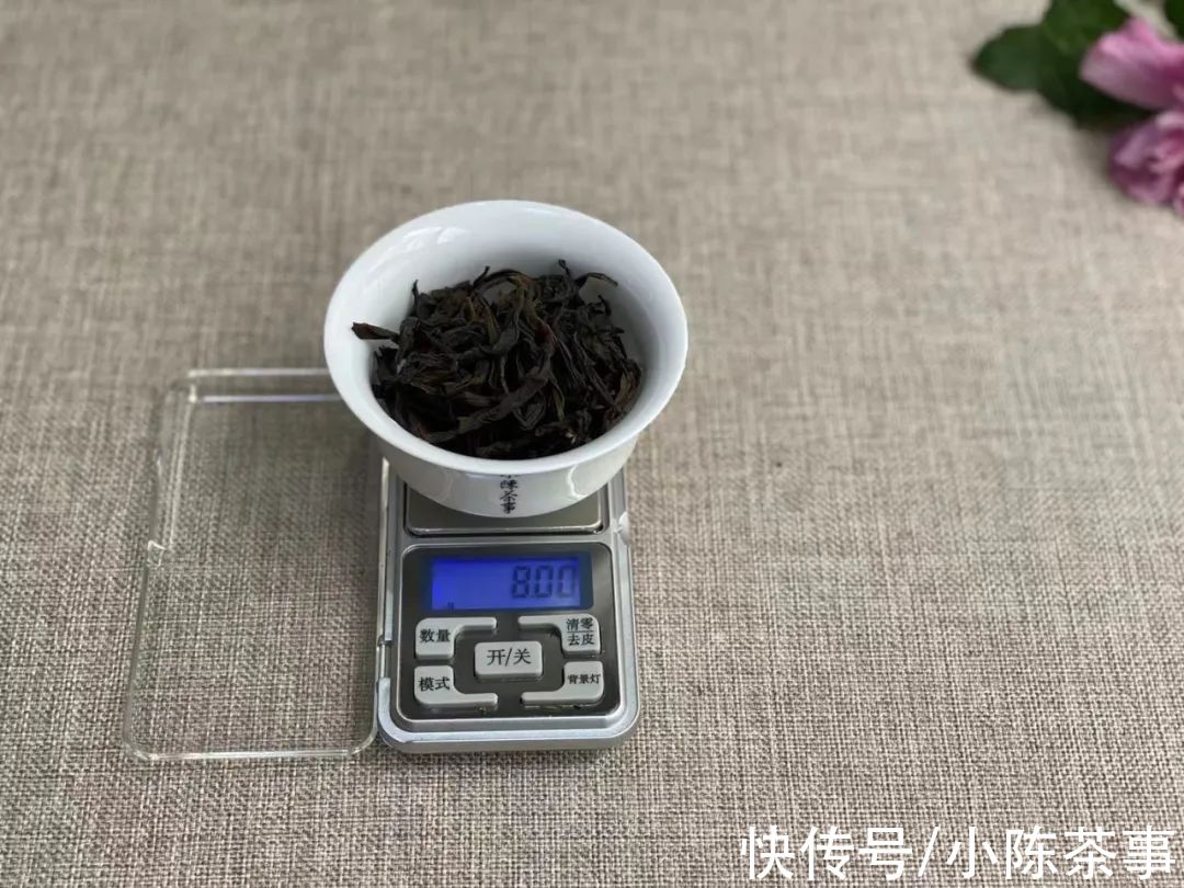 白茶品鉴手记|岩茶越老越值钱？2006年大红袍价值多少，不妨先考虑这3个因素
