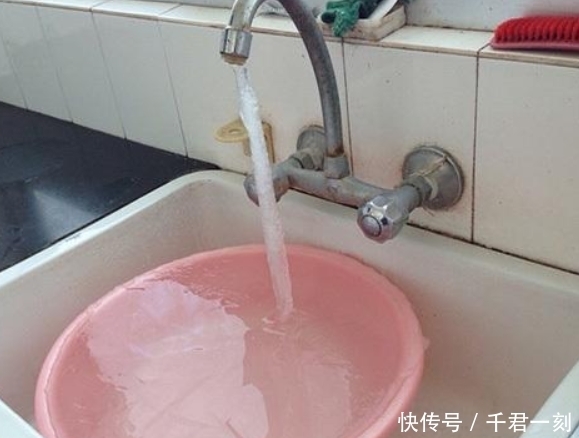 冬天水管里面结冰怎么办?教你3个快速解冻妙招,效果试过才知道