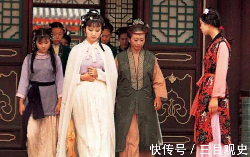 贾宝玉&《红楼梦》:贾宝玉会娶薛宝钗,在第四回就已经出现端倪