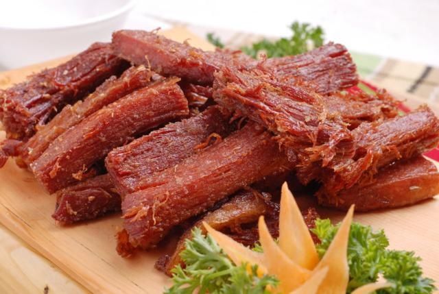 手撕陈皮牛肉 外皮酥脆内里筋道 陈皮味浓 健脾化湿助睡眠