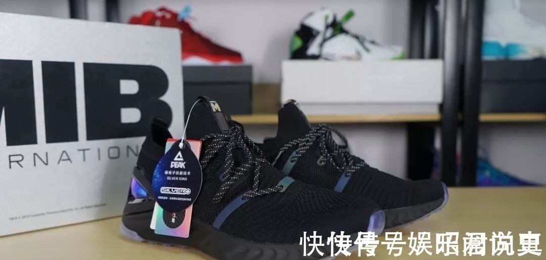 国货 国货逆天球鞋,脚感爆炸,送衣服还联名,发售价竟低于一千!